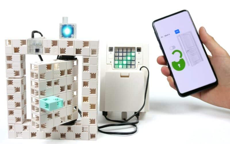 Programmation au travers d'un cloud sur internet d'une alarme de commande de porte